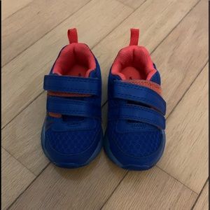 Carters light-up sneakers toddler size 5